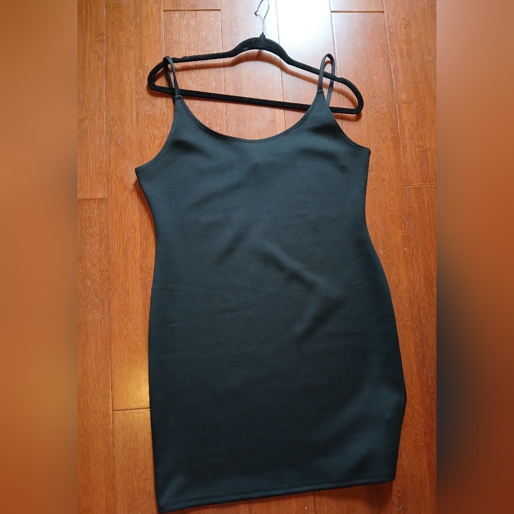 BLACK SPAGHETTI STRAP DRESS - Picture 2 of 5